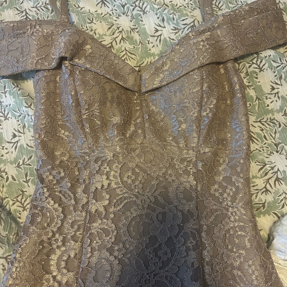 Size 6 R&M Richards off the shoulder ball gown from Dillards. Worn once! - Picture 4 of 5